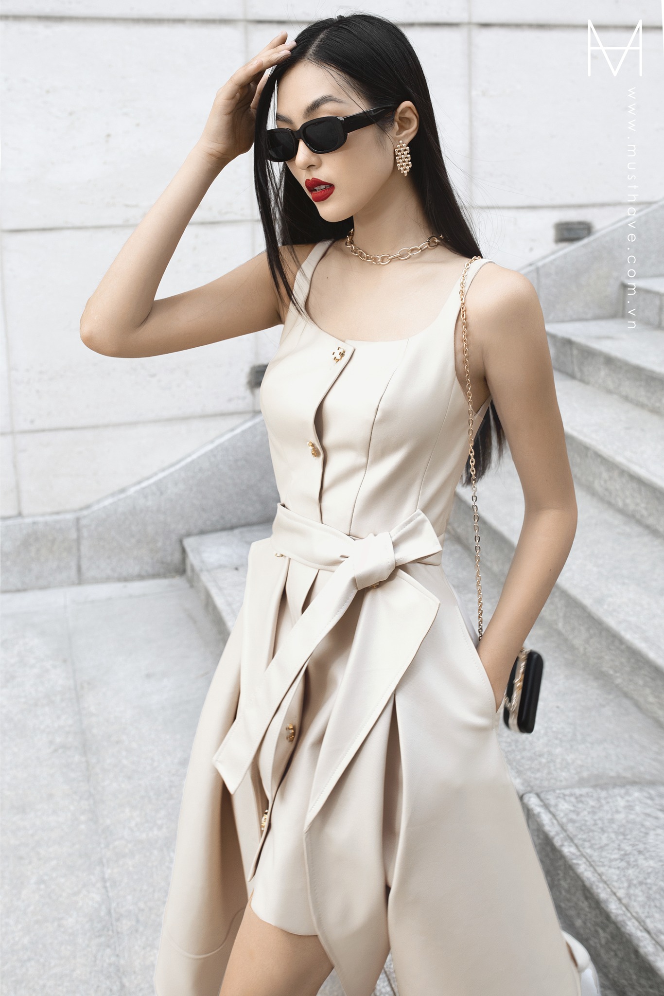 MUST HAVE Đầm hai dây dáng măng tô thành chân váy xòe vải tráng phim màu xi măng TG22 28