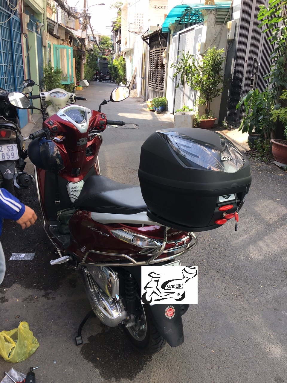 [HCM]Thùng givi E250N2 kèm đế lắp cho xe Lead, thùng xe Lead, hàng Givi chính hãng, bảo hành 2 năm