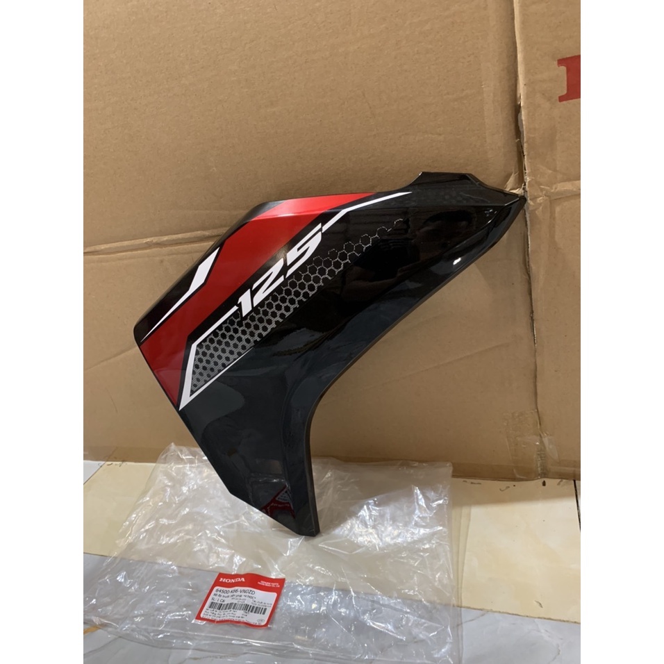 Cánh yếm bên phải - bửng yếm honda air blade 125 năm 2018 màu đỏ đen. 64500k66vn0zd