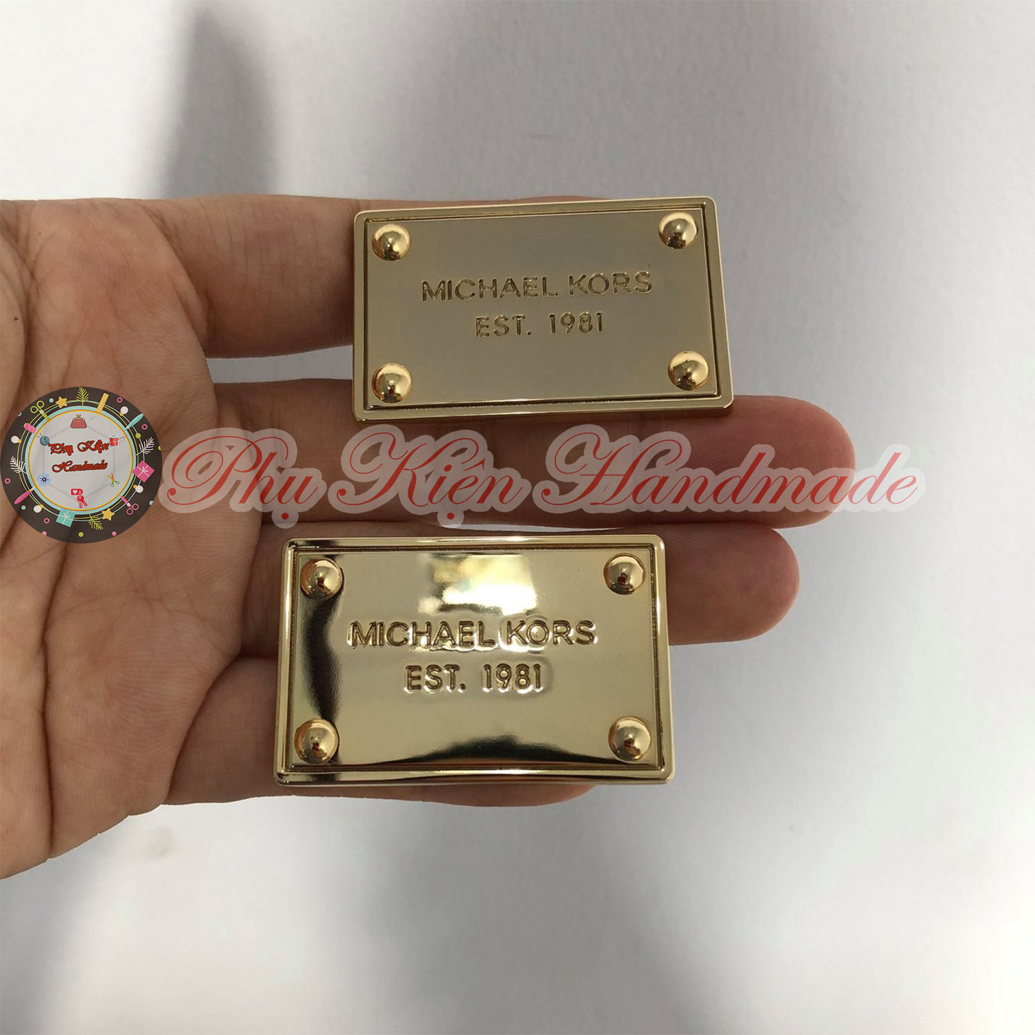 Mạc MK chữ nhật trang trí túi