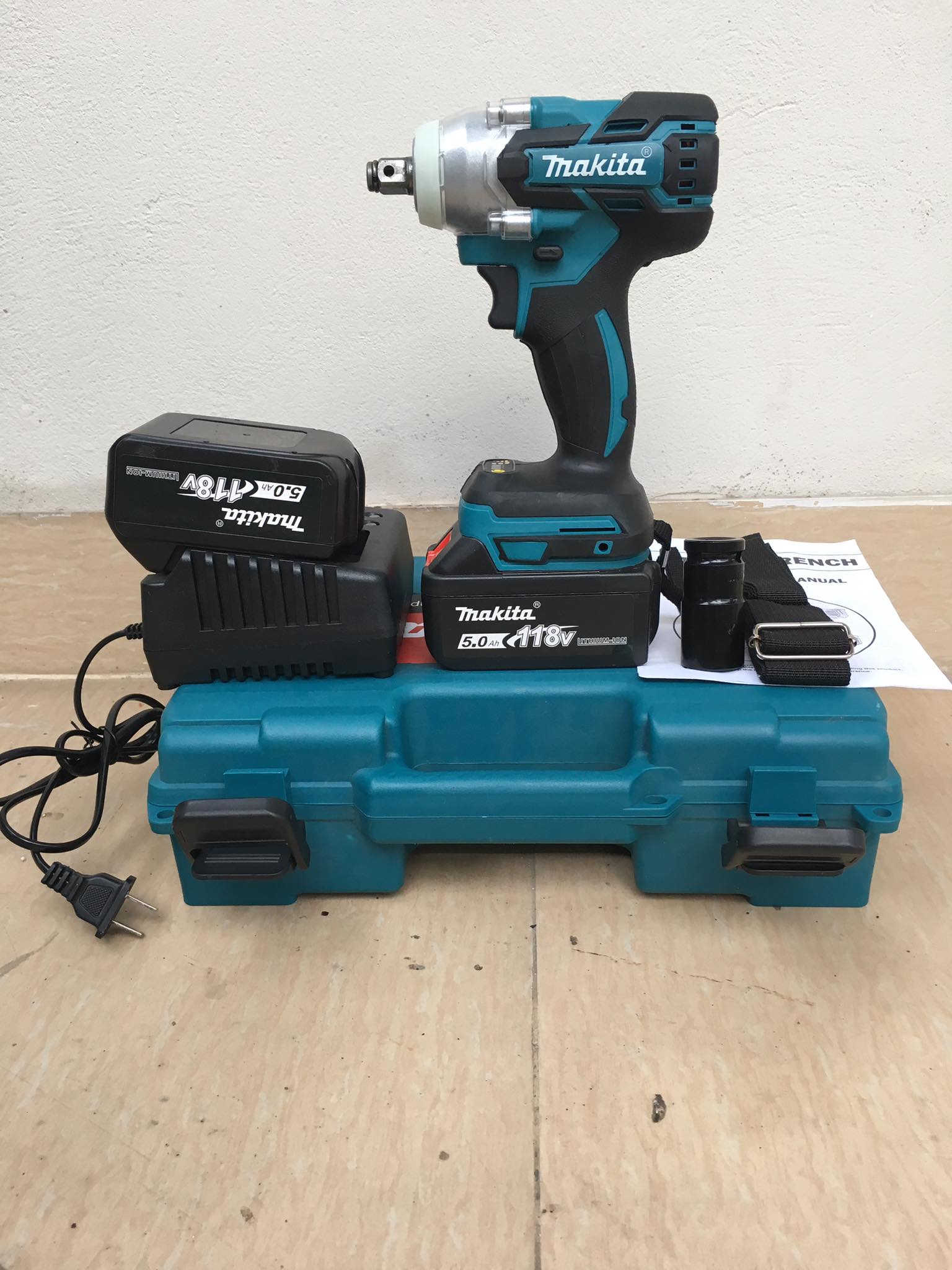 Máy siết bulong makita kiêm bắt vít 72v 2pin