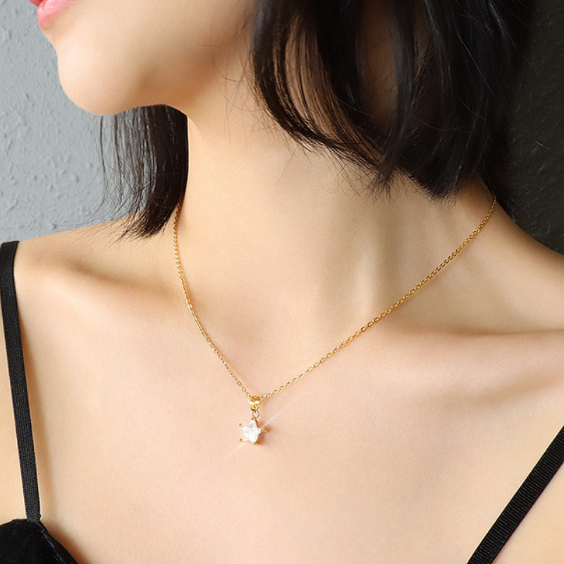 Dây chuyền ngôi sao đá titan ko đen tt 4201