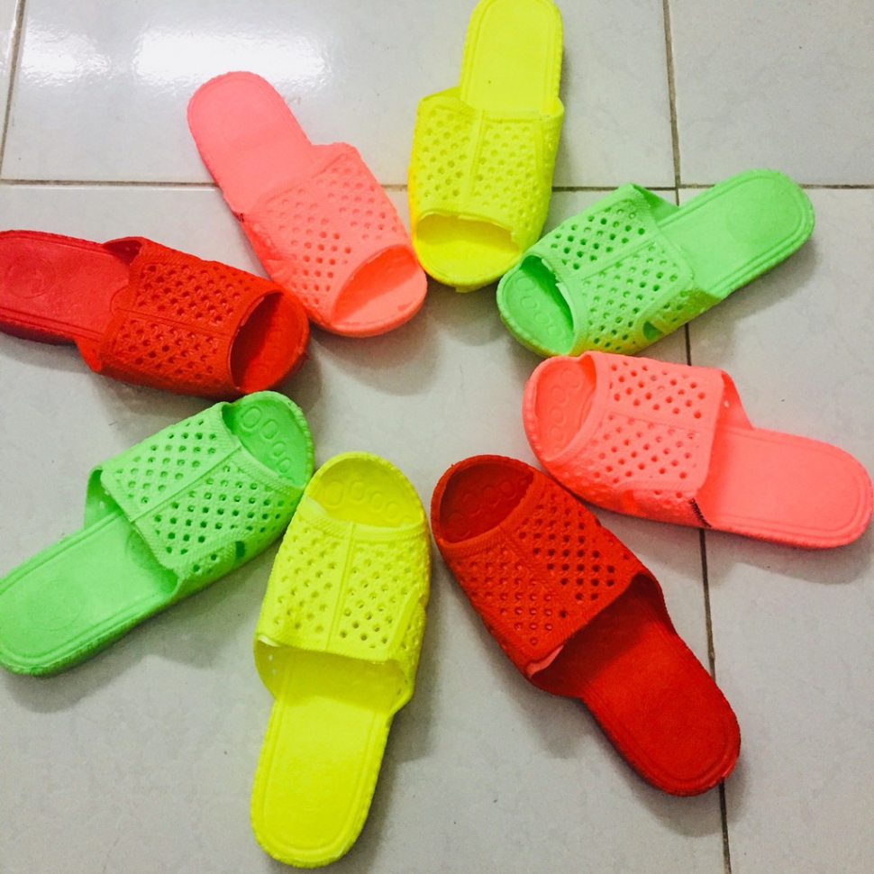 Dép tổ ong dép đi trong nhà nữ nam chống trơn trượt thoáng chân chất liệu êm chân có lỗ thoáng khí ráo nước phù hợp đi biển đi chơi đi trong nhà nhiều màu xanh ,đỏ , trắng , vàng đủ size 37 38 39 40 41