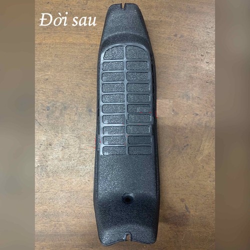 Yếm nhựa che bình xăng con sườn giữa xe CHALY 78/81 đèn tròn