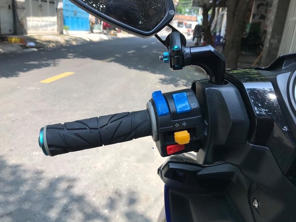 Cùm công tắc trái fz