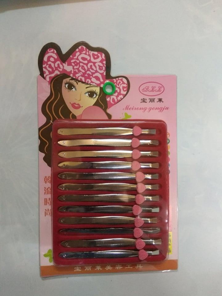 2 vỉ nhíp nhổ râu cô gái đẹp