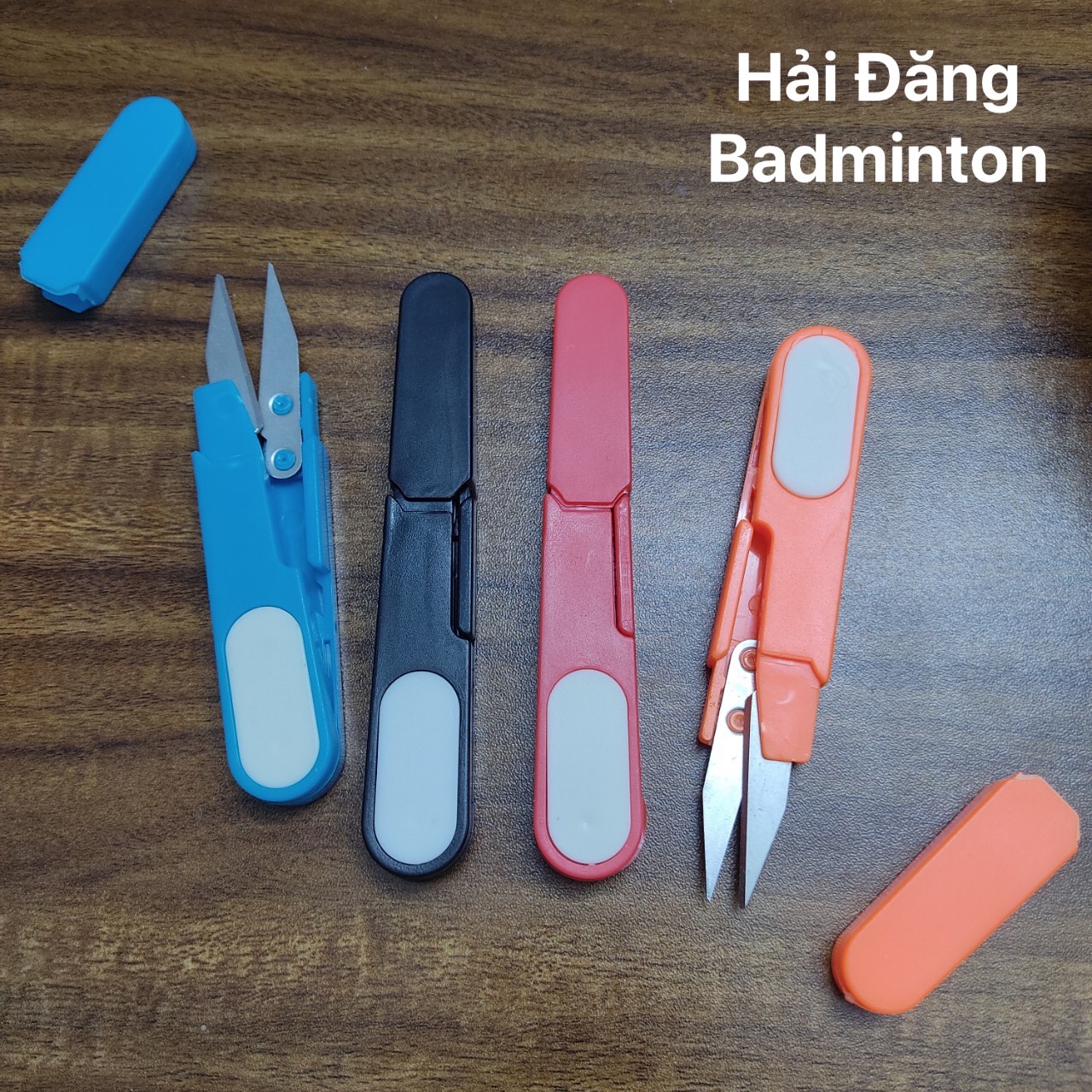 Kéo cắt lưới vợt cầu lông khi đứt