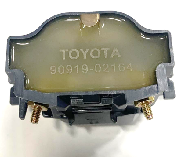 Mobin Toyota Camry trong denco nhỏ
