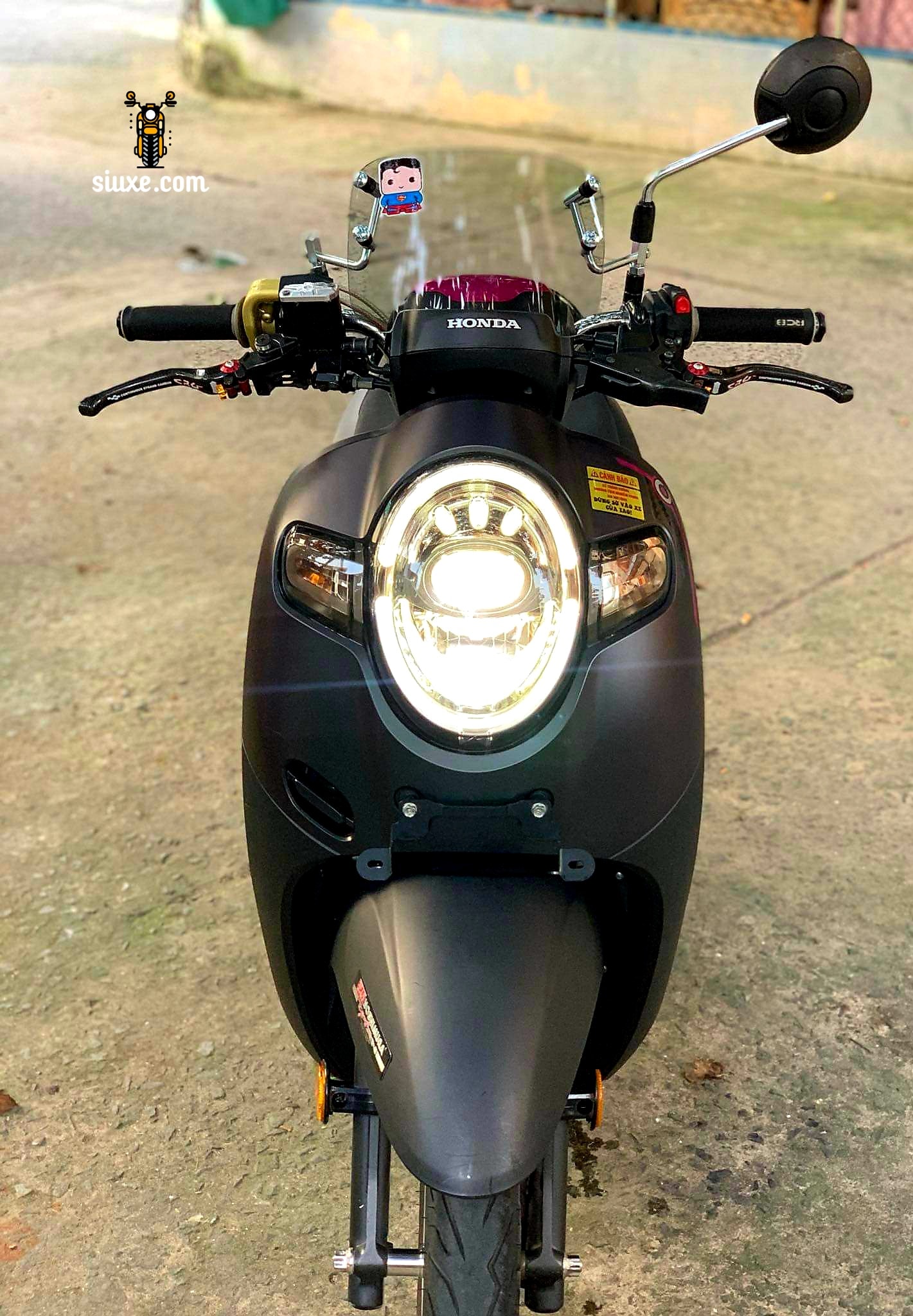 Kính chắn gió Yamaha Cuxxi