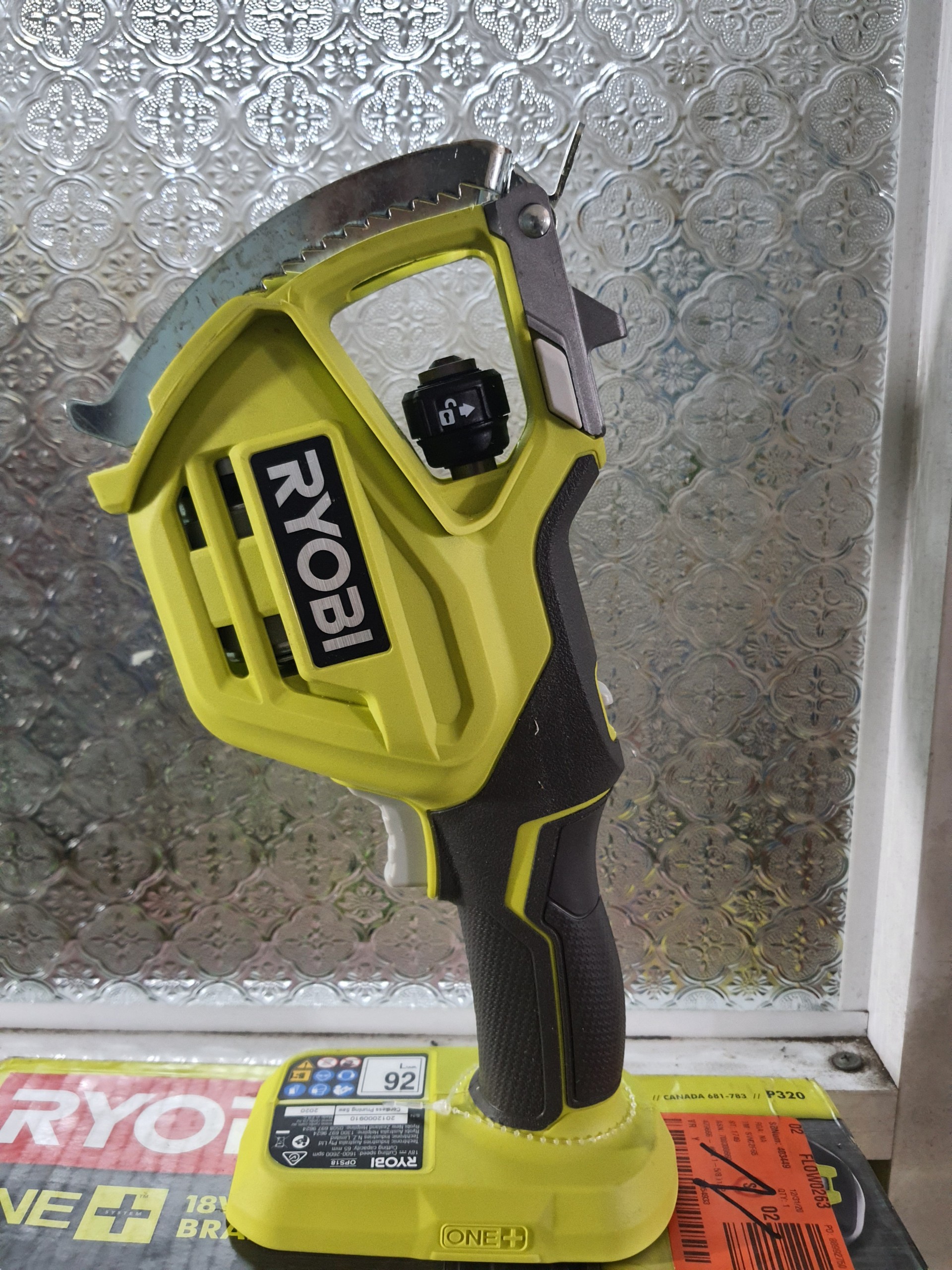 Cưa kiếm ryobi 18v ops18