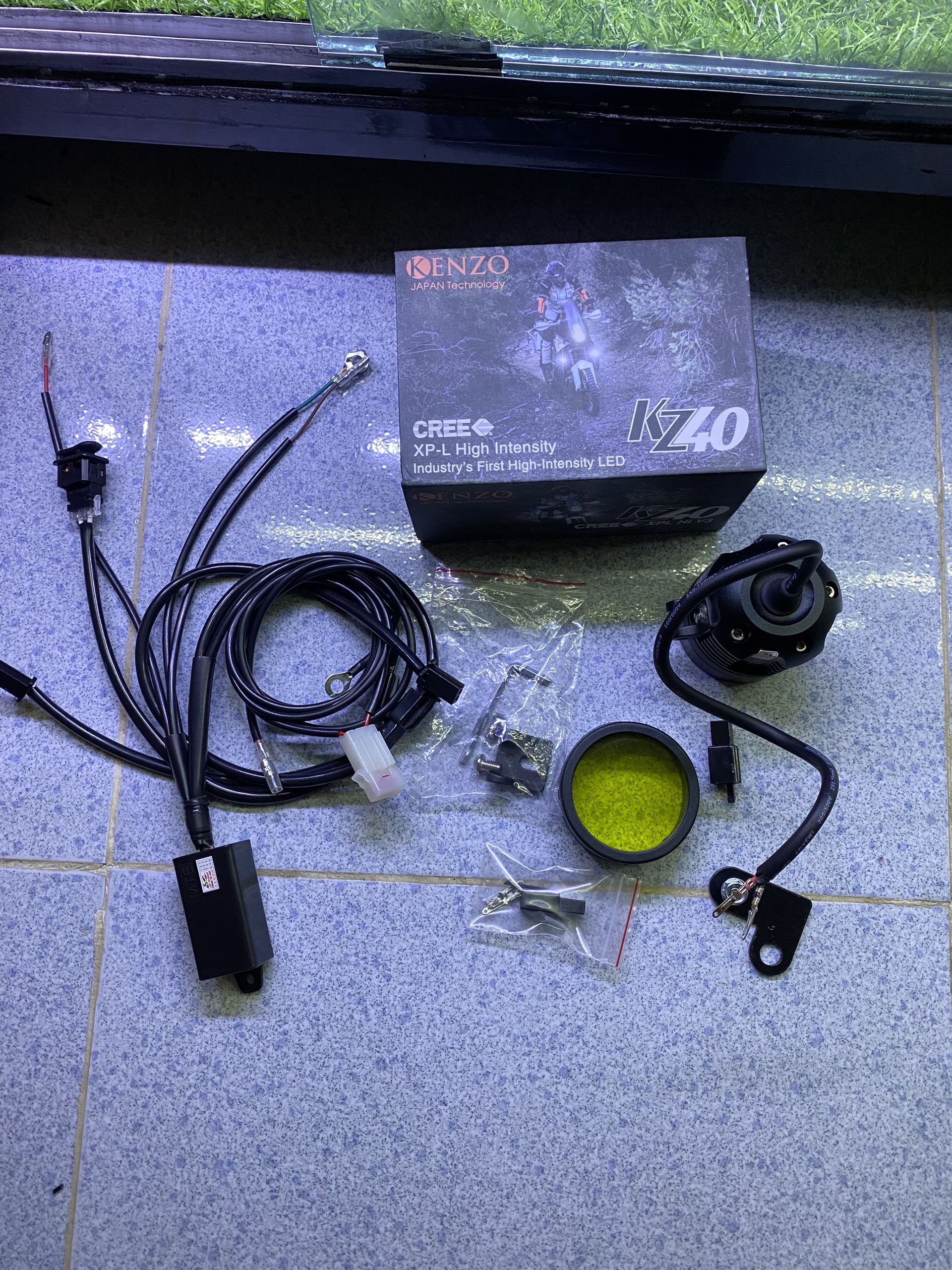 Combo đèn trợ sáng l4x f1 sst20 kính tím kèm mạch auto passing