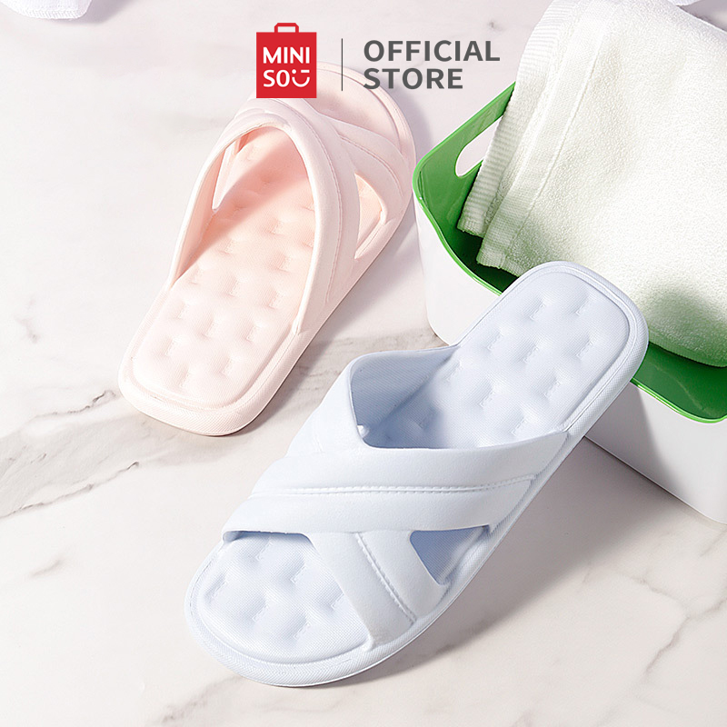 Dép nữ quai chéo đi trong nhà Miniso chống trơn trượt cao cấp êm chânGiao