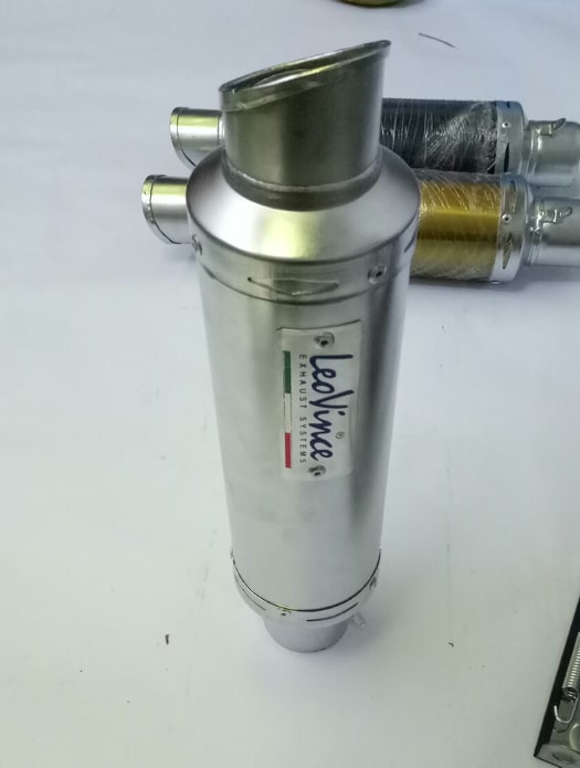 Lon pô leovin lắp nhiều dòng xe (giá mỗi lon .ae chọn màu trên đơn hàng luôn nhé )