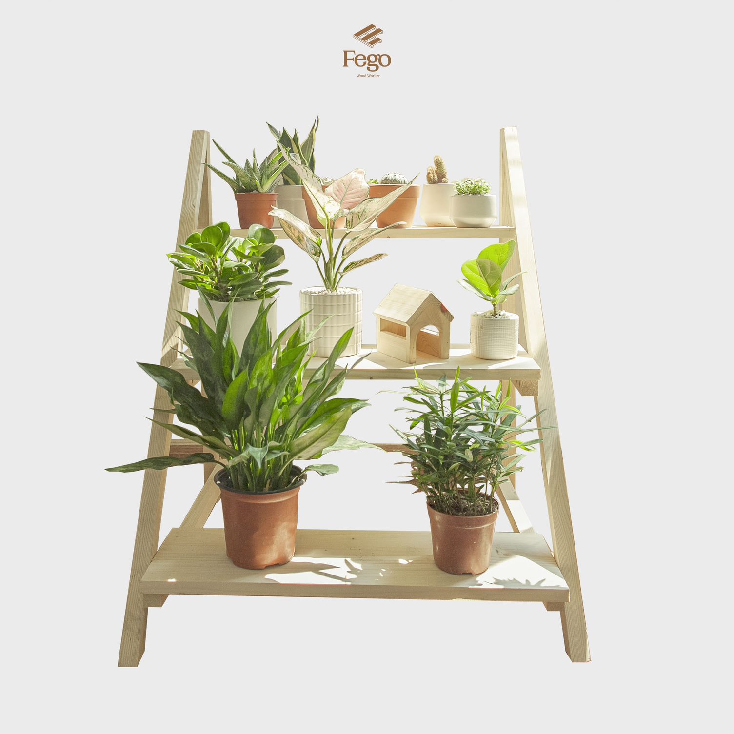 Kệ để cây cảnh 3 tầng dạng bậc thang/ Giá gỗ thông tự nhiên để đồ trong nhà, ngoài trời - Nội thất FEGO