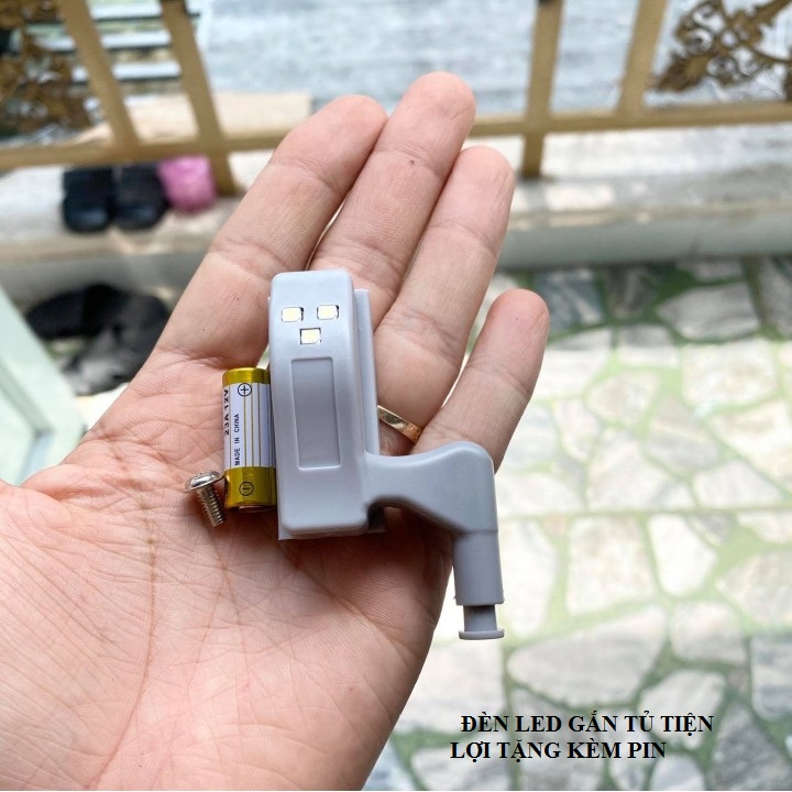 Đèn gắn bản lề tủ quần áo - đèn led thông minh dùng pin
