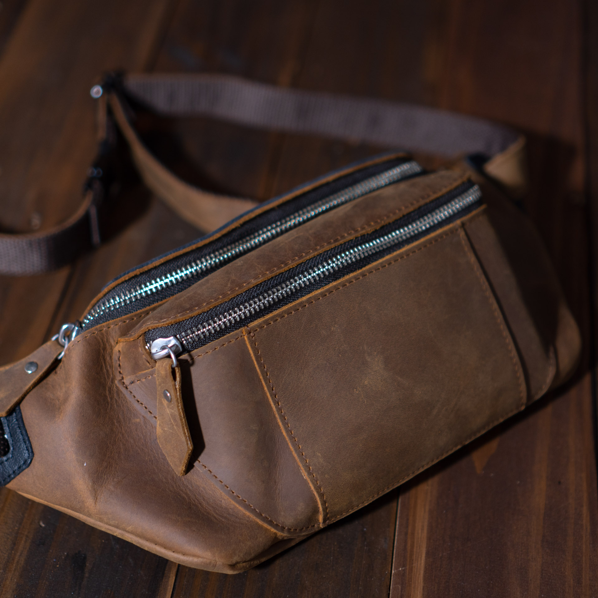 Túi đeo chéo da bò Manuk Rus nâu bò - Manuk Leather Design
