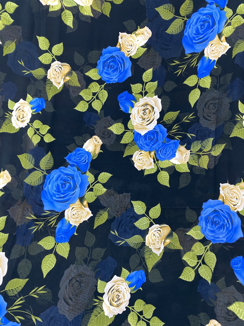 Vải voan chiffon hoa hồng nền đen MS1108