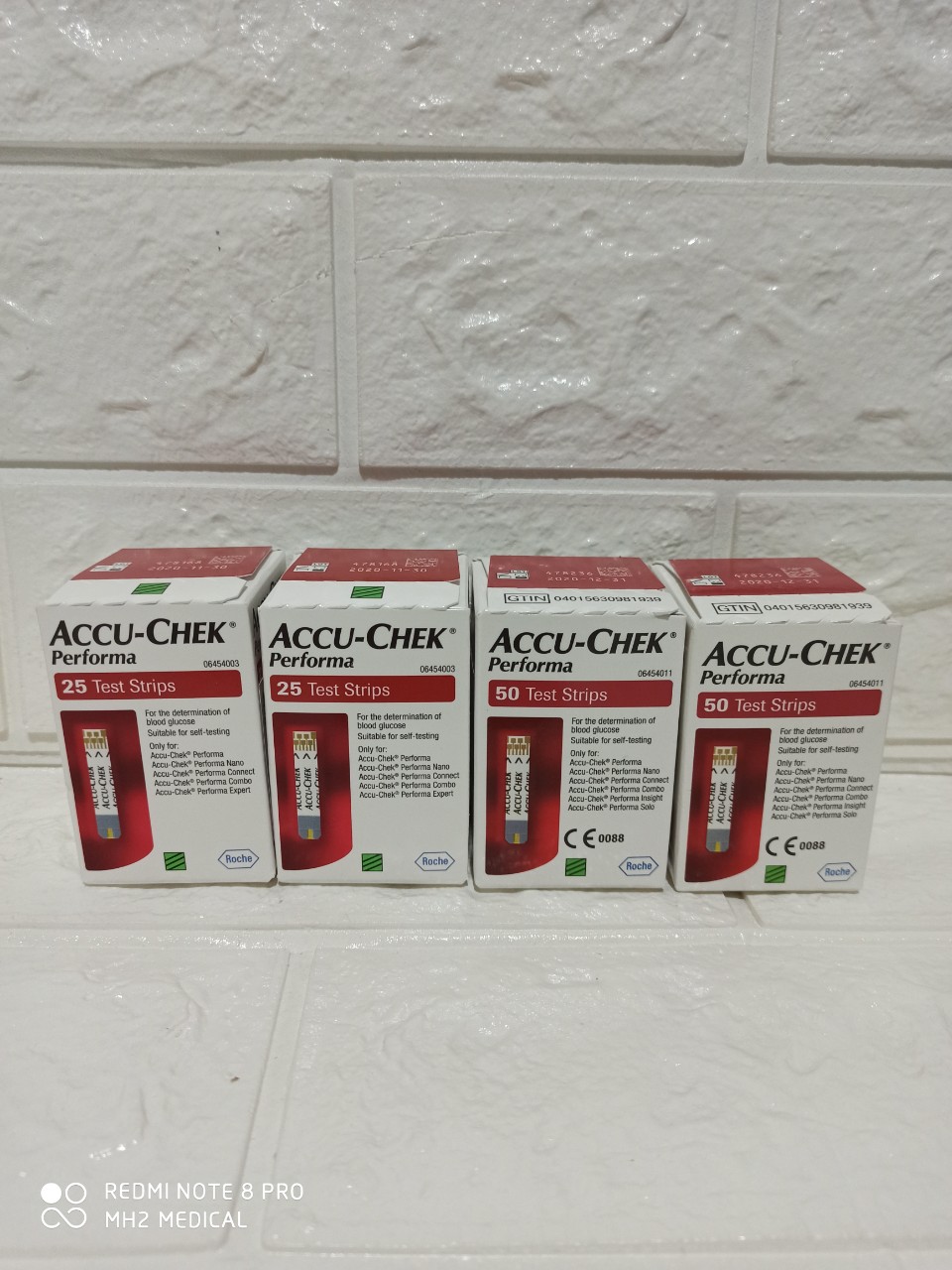 Que Thử Đường Huyết Máy Accu-chek Performa - Hộp 50 que