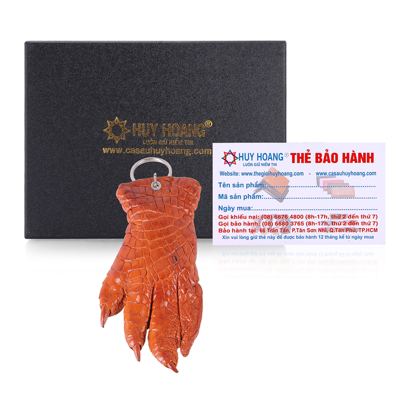 Móc khóa da cá sấu nguyên con màu vàng bò TH8274