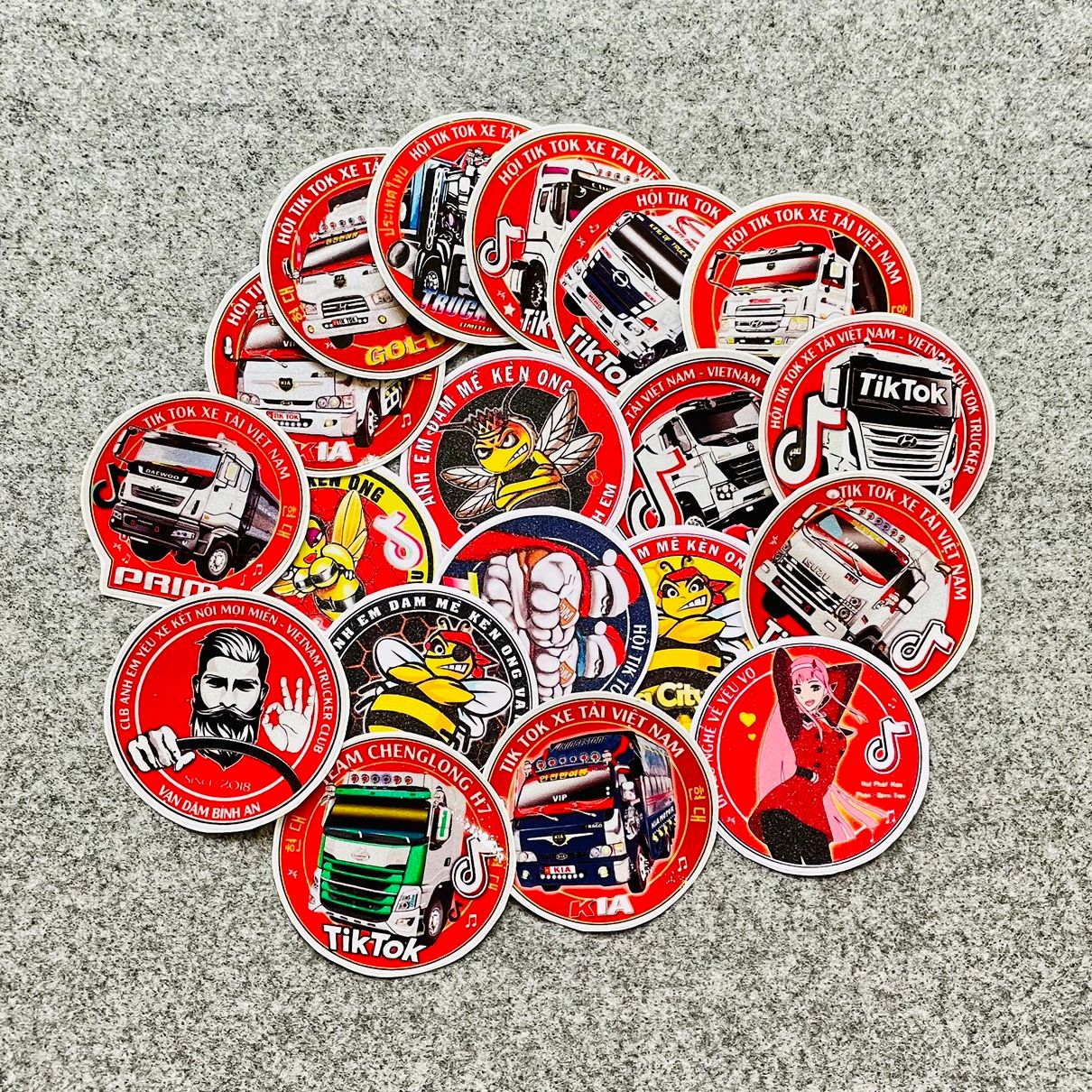 15 Tem nhỏ các Hình Ô tô - Xe tải - Con Ong - Michelin (Kích thước 5.5cm)