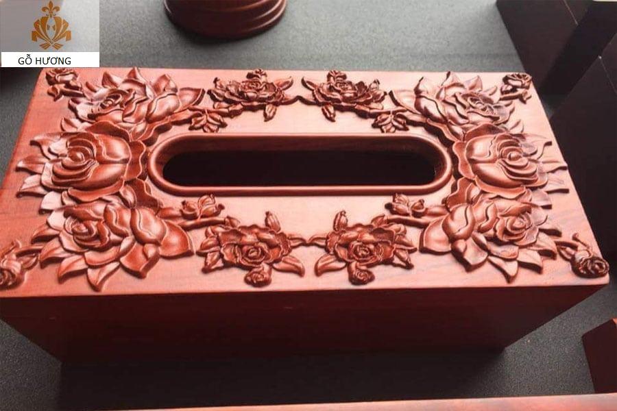 Hộp đựng khăn giấy gỗ HƯƠNG ta cao cấp trạm mặt hoa hồng dây