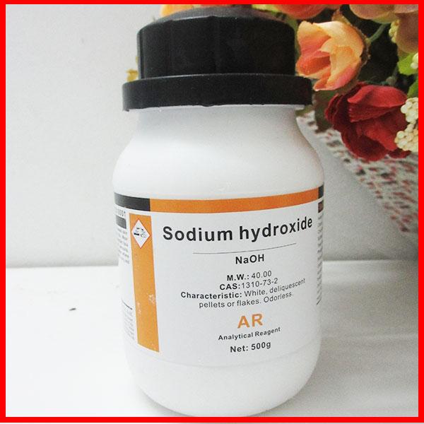 [HCM]Xút Naoh làm xà phòng lọ 500g