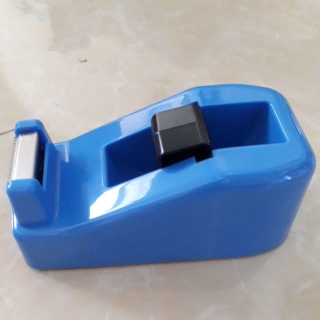 Cắt băng dính deli 811