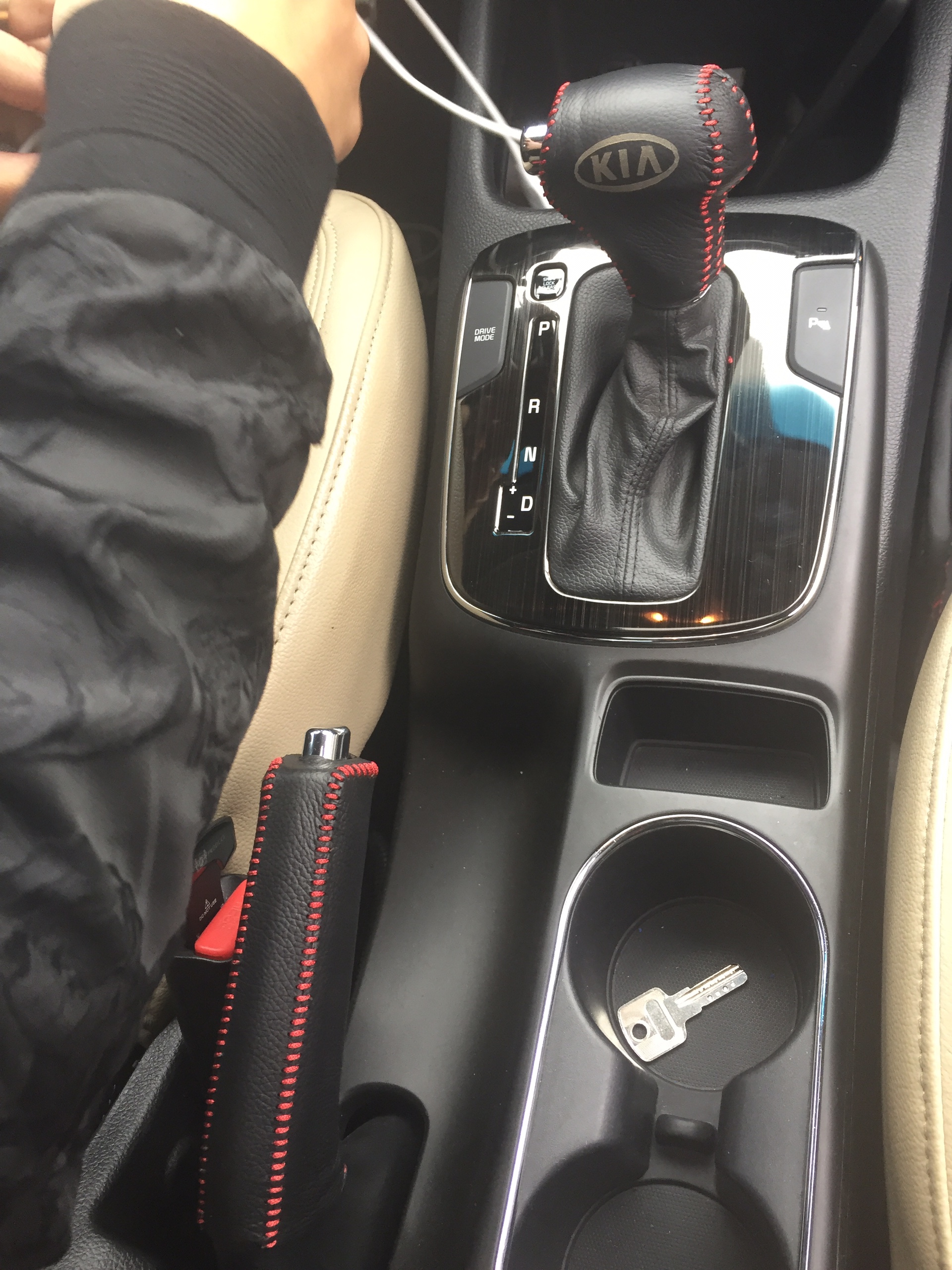 [SALES KHÔ MÁU] Bọc Cần Số, Tay Phanh xe KIA K3, CERATO, RONDO, SORENTO, SPORTAGE, SEDONA... SỐ TỰ ĐỘNG (2014-2018), DA BÒ NHIỀU MÀU...