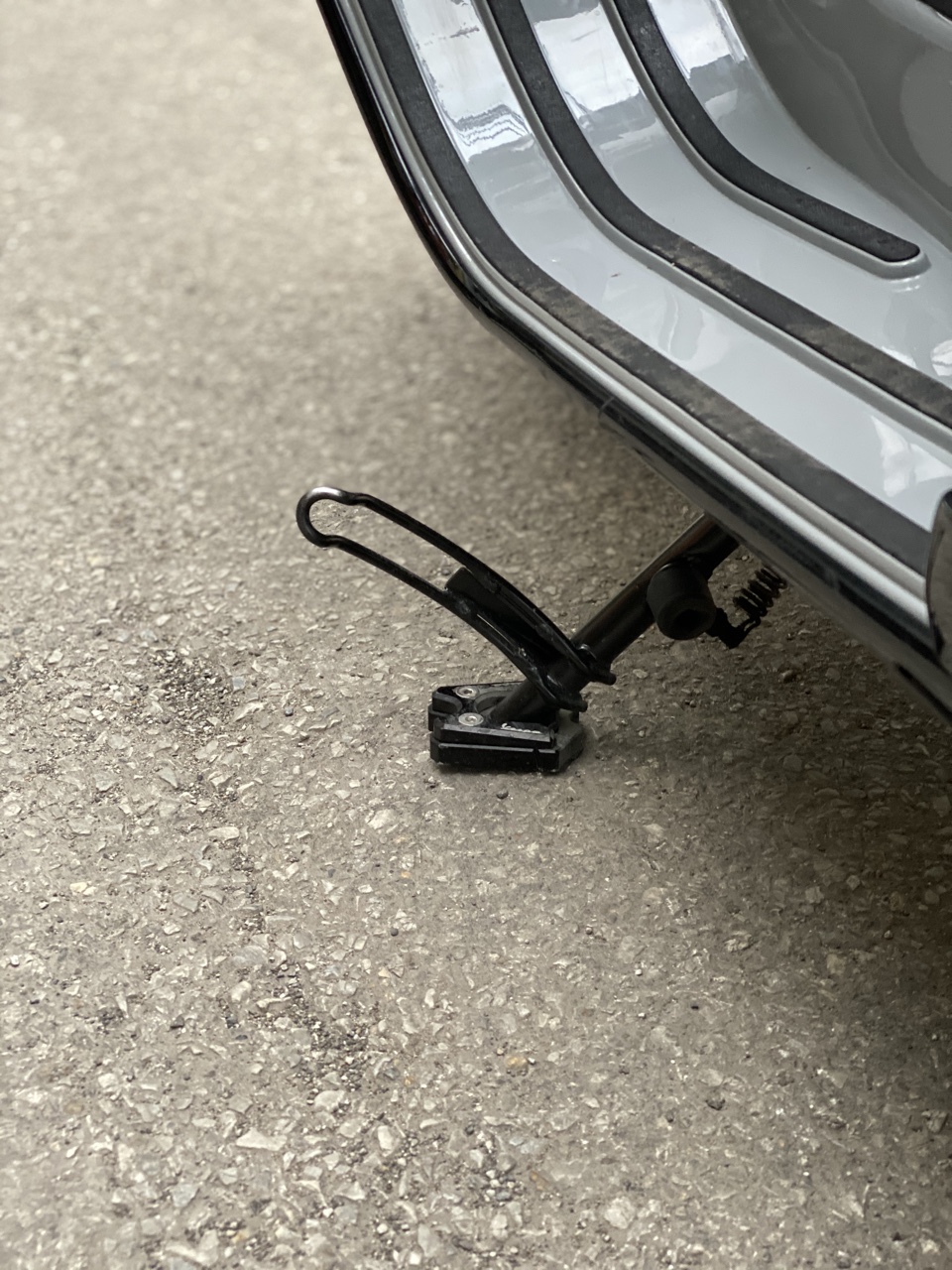 ĐẾ ĐỠ CHÂN CHỐNG VESPA SPRINT/PRIMA/LX/S