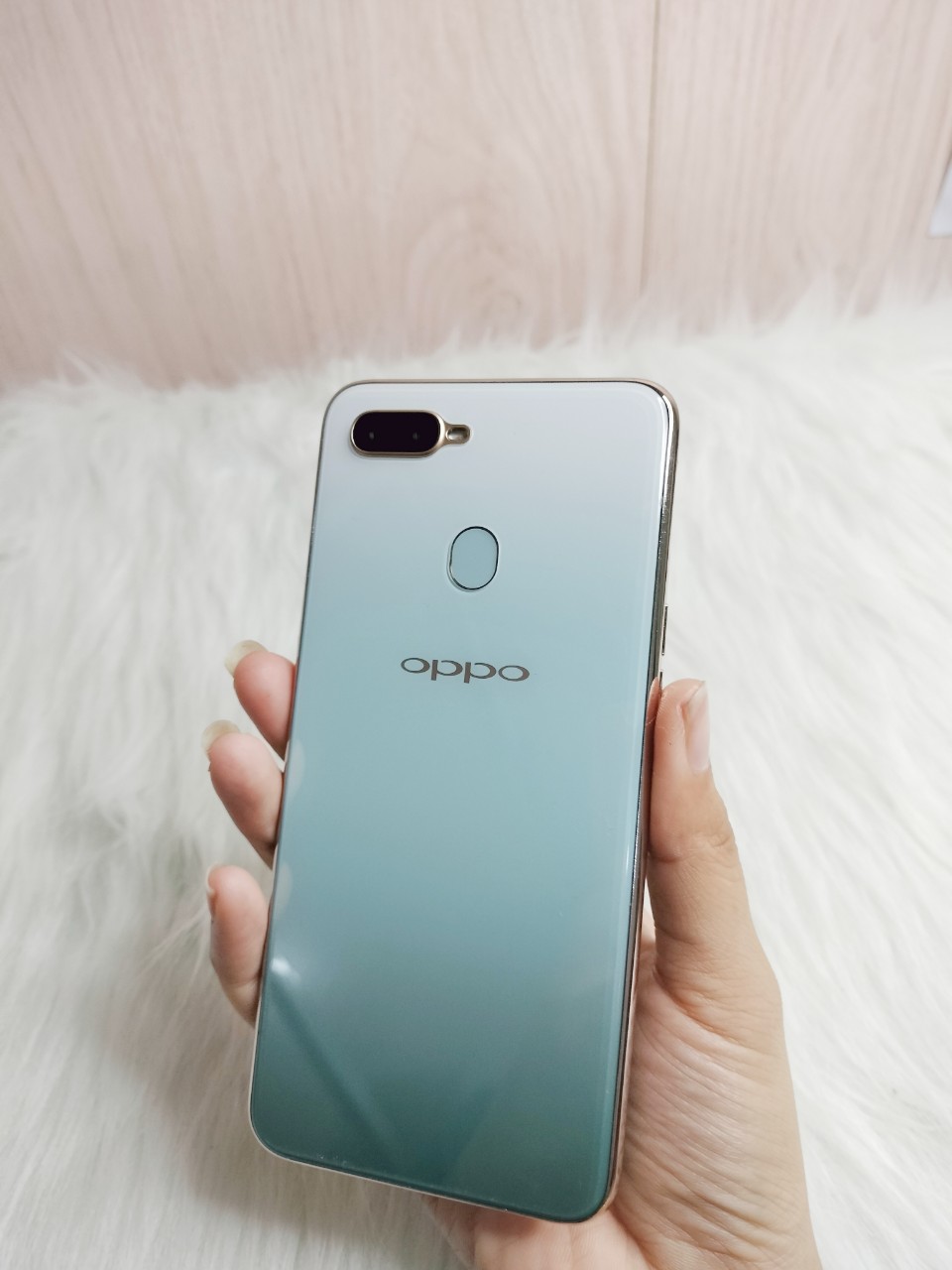 Điện thoại cảm ứng cũ giá rẻ Oppo F9 (ram 8/256G) chơi game siêu mượt mới 99% bảo hành 6 tháng