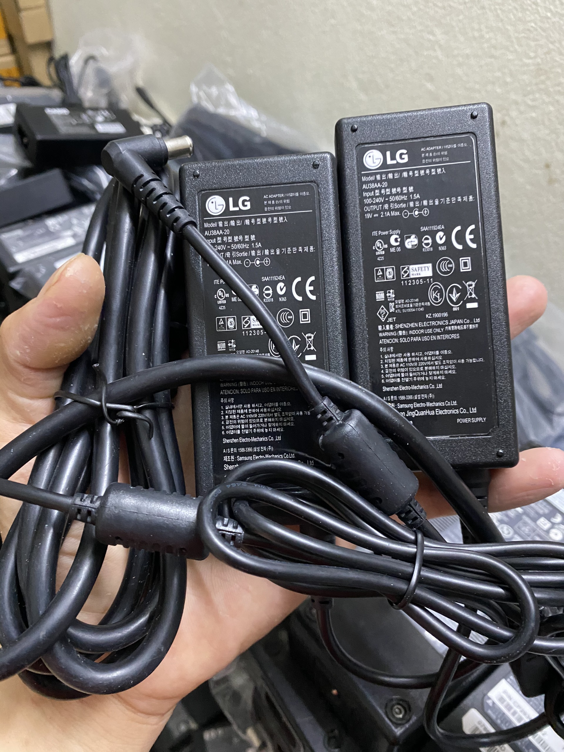 Nguồn màn hình máy tính LG 19V bản gốc LG cung cấp