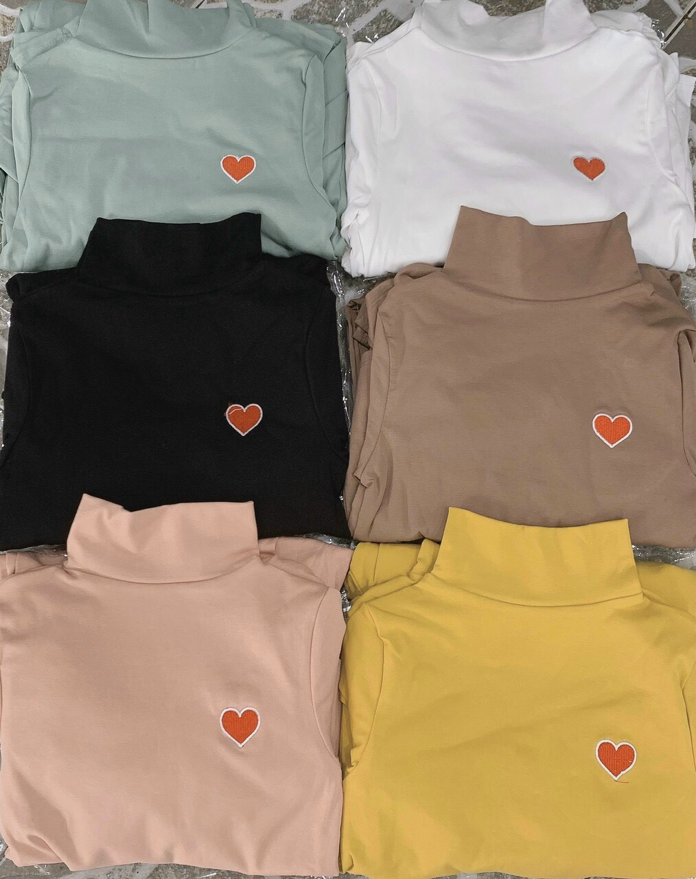 ÁO CỔ LỌ IN TIM - ÁO CỔ LỌ - ÁO KIỂU NỮ - [ XẢ KHO 3 NGÀY ] - mua hóa đơn trên 300k được tặng 1 phần quà từ shop CAROTSHOP