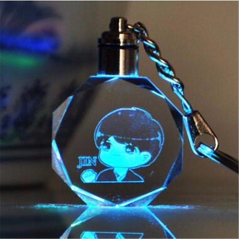 Móc khóa phát sáng hình ảnh dễ thương các thành viên BTS