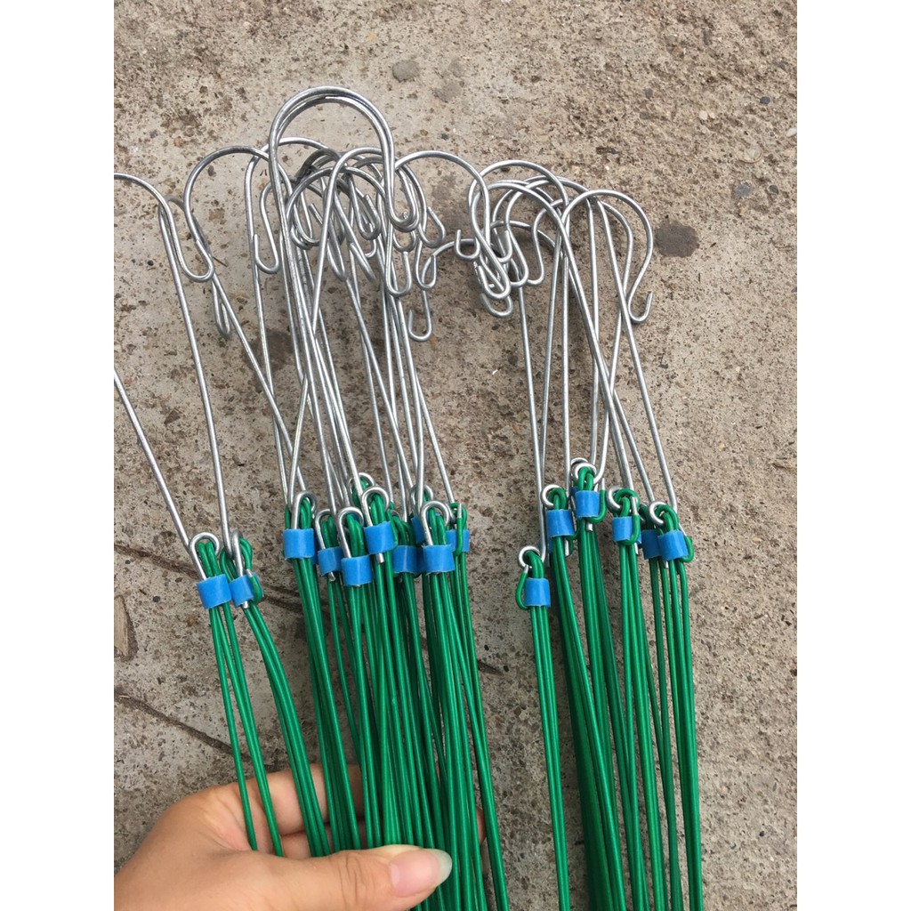 Móc kẽm bọc nhựa chống rỉ dùng để treo lan dài 70cm