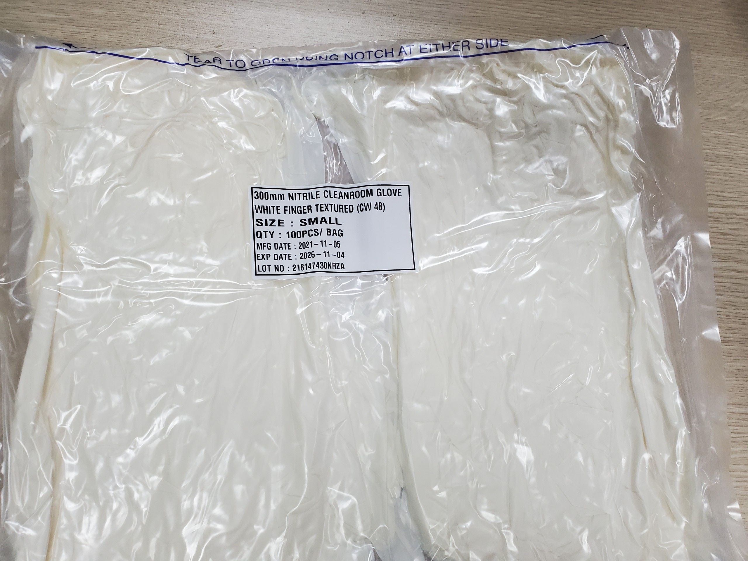 Găng tay phòng sạch Nitrile Cleanroom Disposable Gloves tiêu chuẩn 10 Class 100 Class 1000 Class