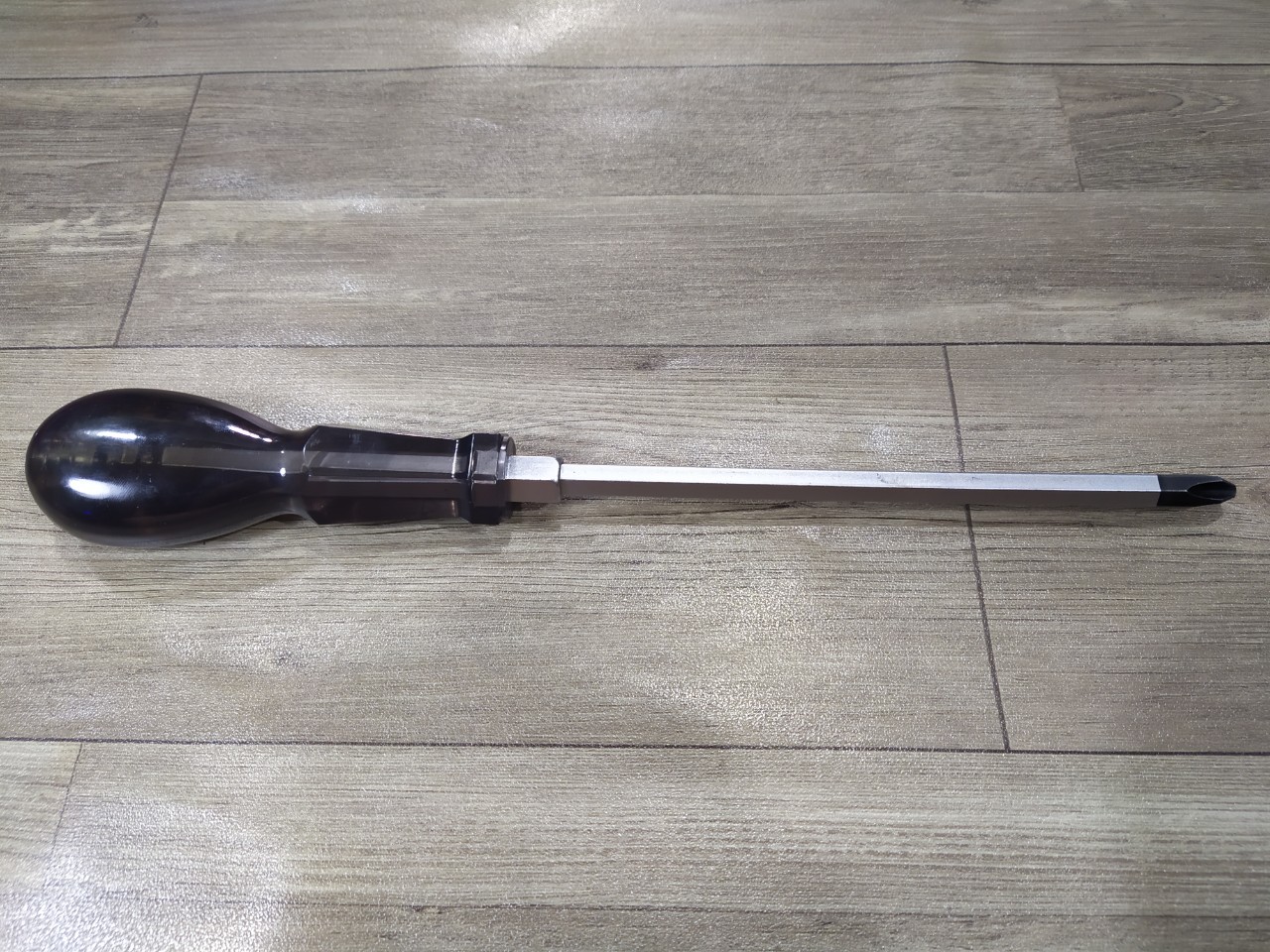 Tô vít đóng 1 đầu  ( 6 ly hoặc 8 ly )