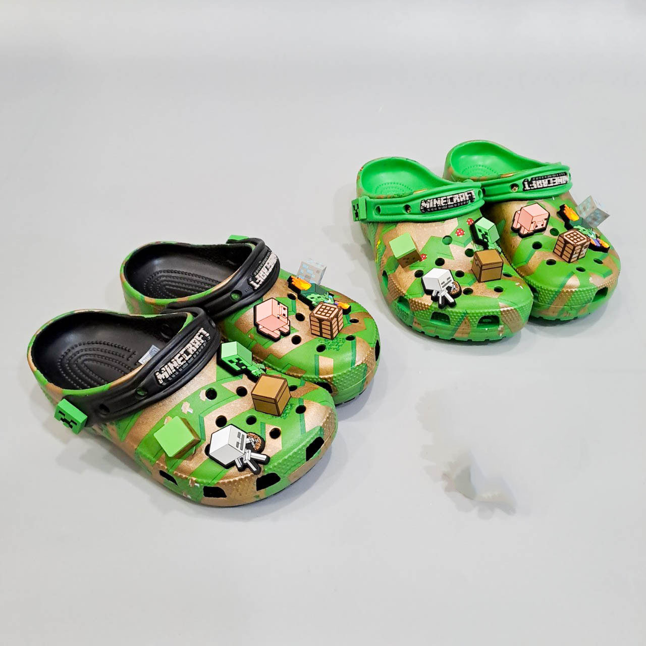 DÉP SỤC CHỐNG HÔI CHÂN CROCS IN HÌNH MINICRAFT CHO TRẺ EM TẶNG KÈM STICKERS