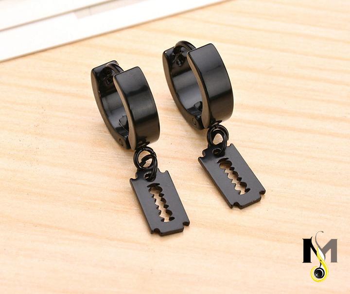 Bông tai Inox nam kiểu khoen tròn, lưỡi lam tòn ten độc đáo - Màu đen (2 chiếc)