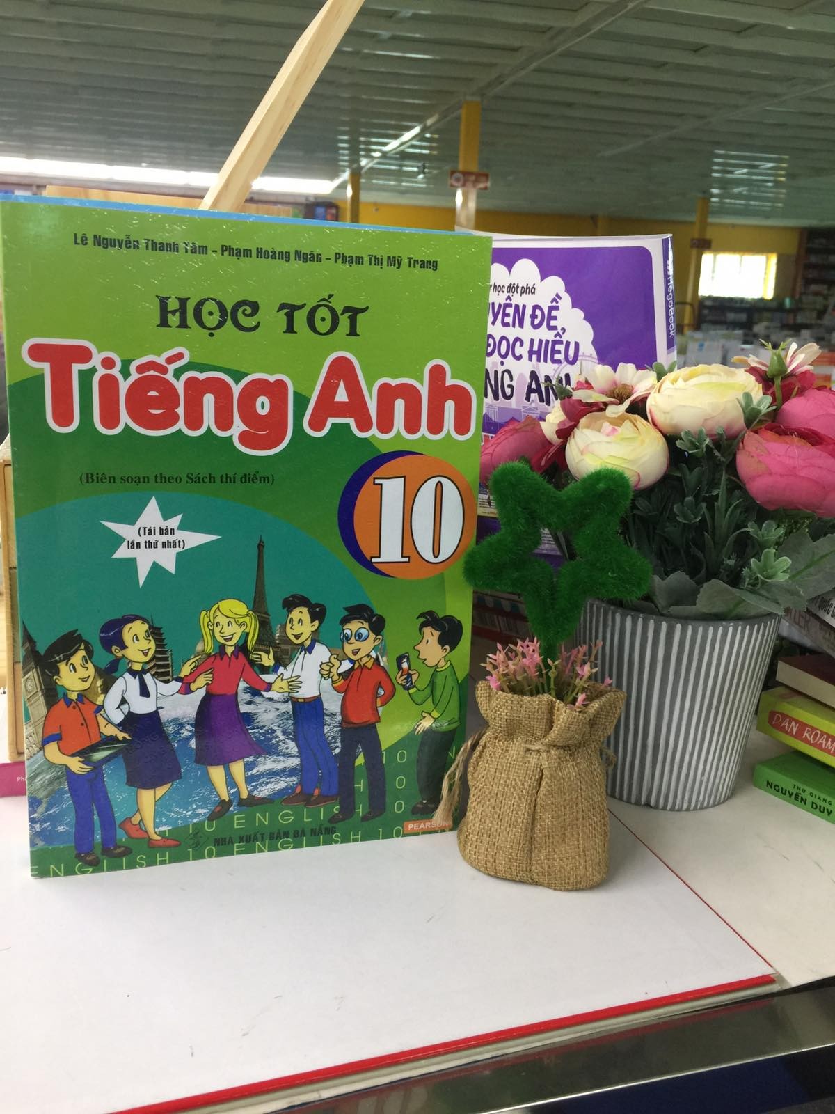 Sách học tốt Tiếng Anh Lớp 10