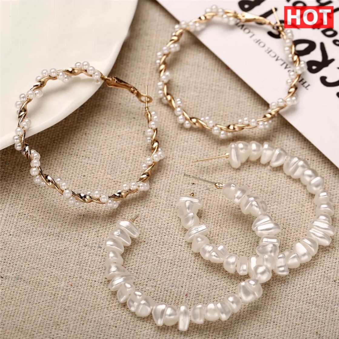 Bông tai vòng tròn to đính hạt xinh xắn