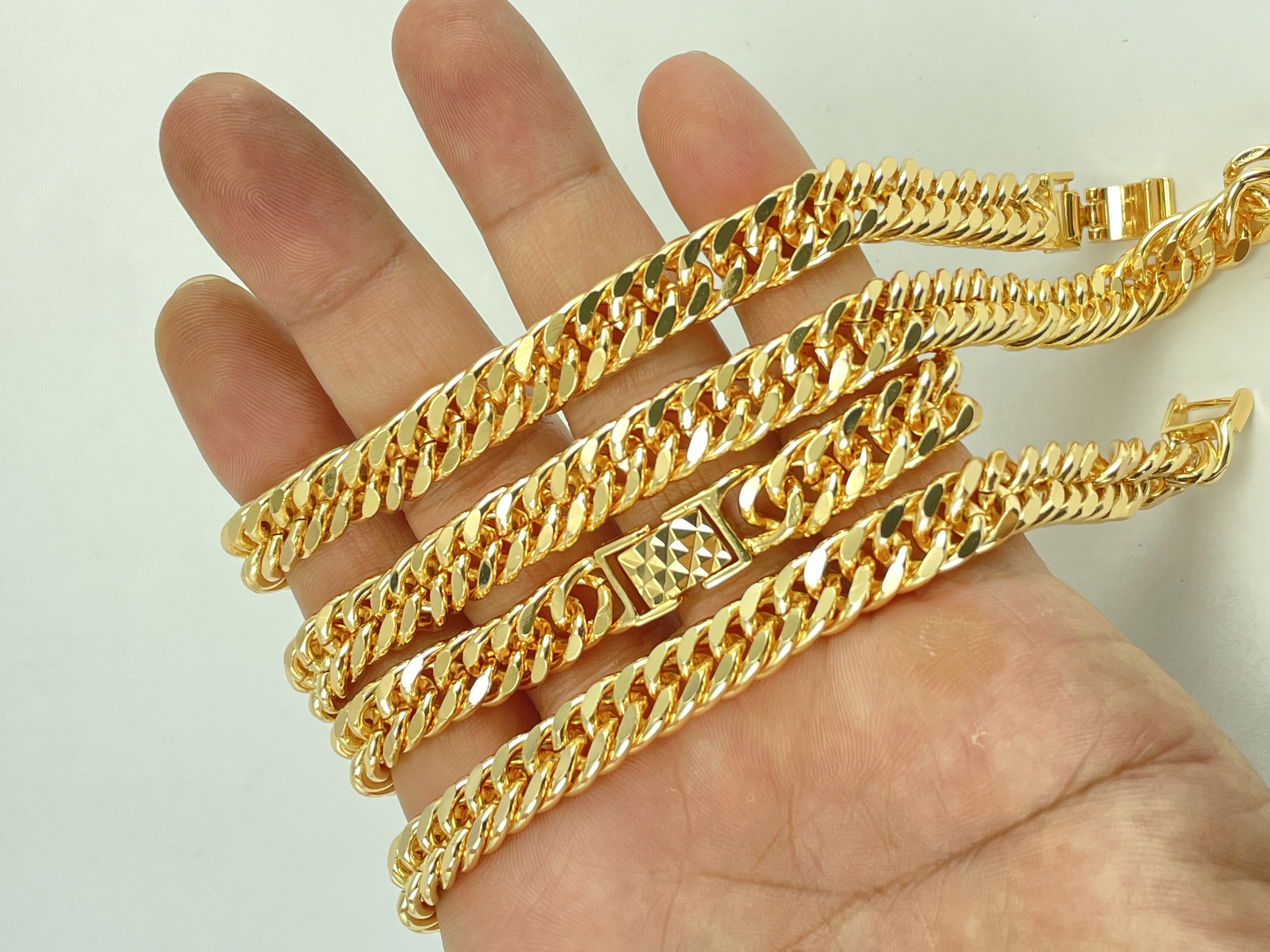 LẮC TAY MẠ VÀNG 18K SÁNG BÓNG - LT119L39VN