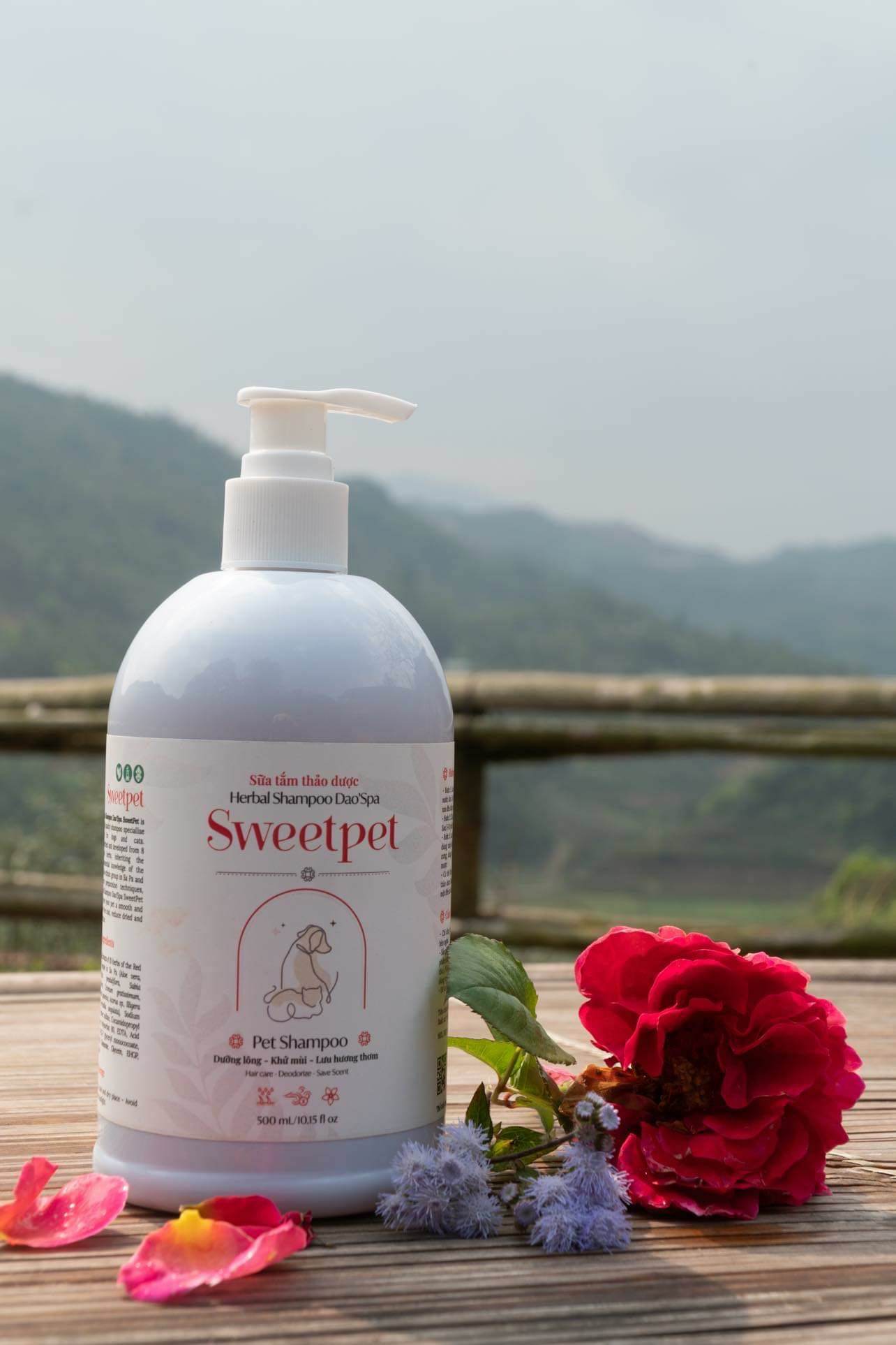 Sweetpet herbal pet shampoo Daospa 500ml sữa tắm thiên nhiên thảo dược khử mùi hôi hỗ trợ trị viêm da cho chó mèo
