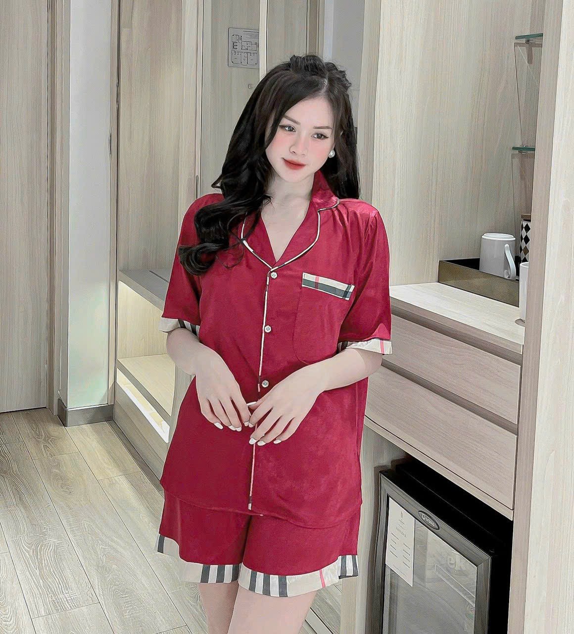 Đồ bộ pijama nữ áo cộc quần đùi mặc nhà lụa gấm xước mát lịm ạ