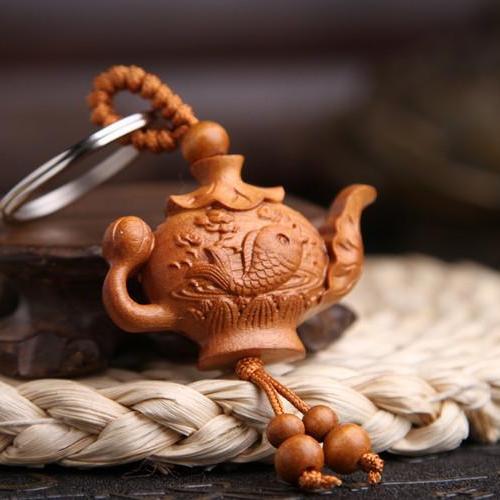 Móc khóa gỗ thủ công hình ấm trà khắc cá chép may mắn, tài lộc