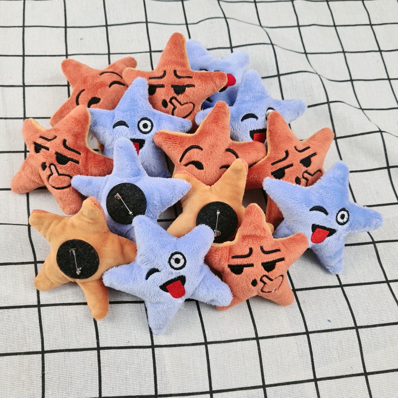 PHỤ KIỆN TRANG TRÍ BALO TÚI VÍ NGÔI SAO SIÊU CUTE , VÃI MINISO CỰC XỊN