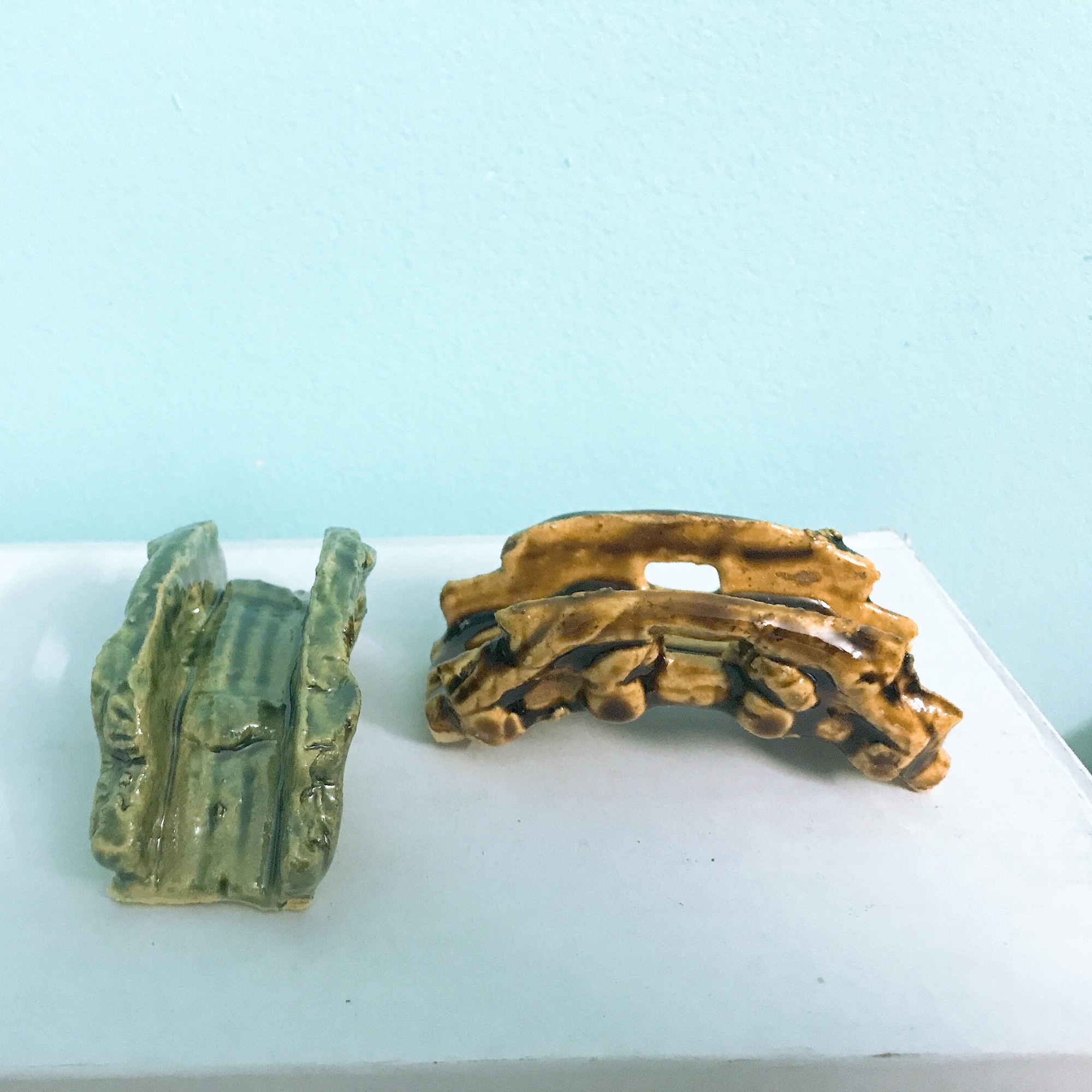 Cầu trang trí bằng gốm sứ 3x7cm