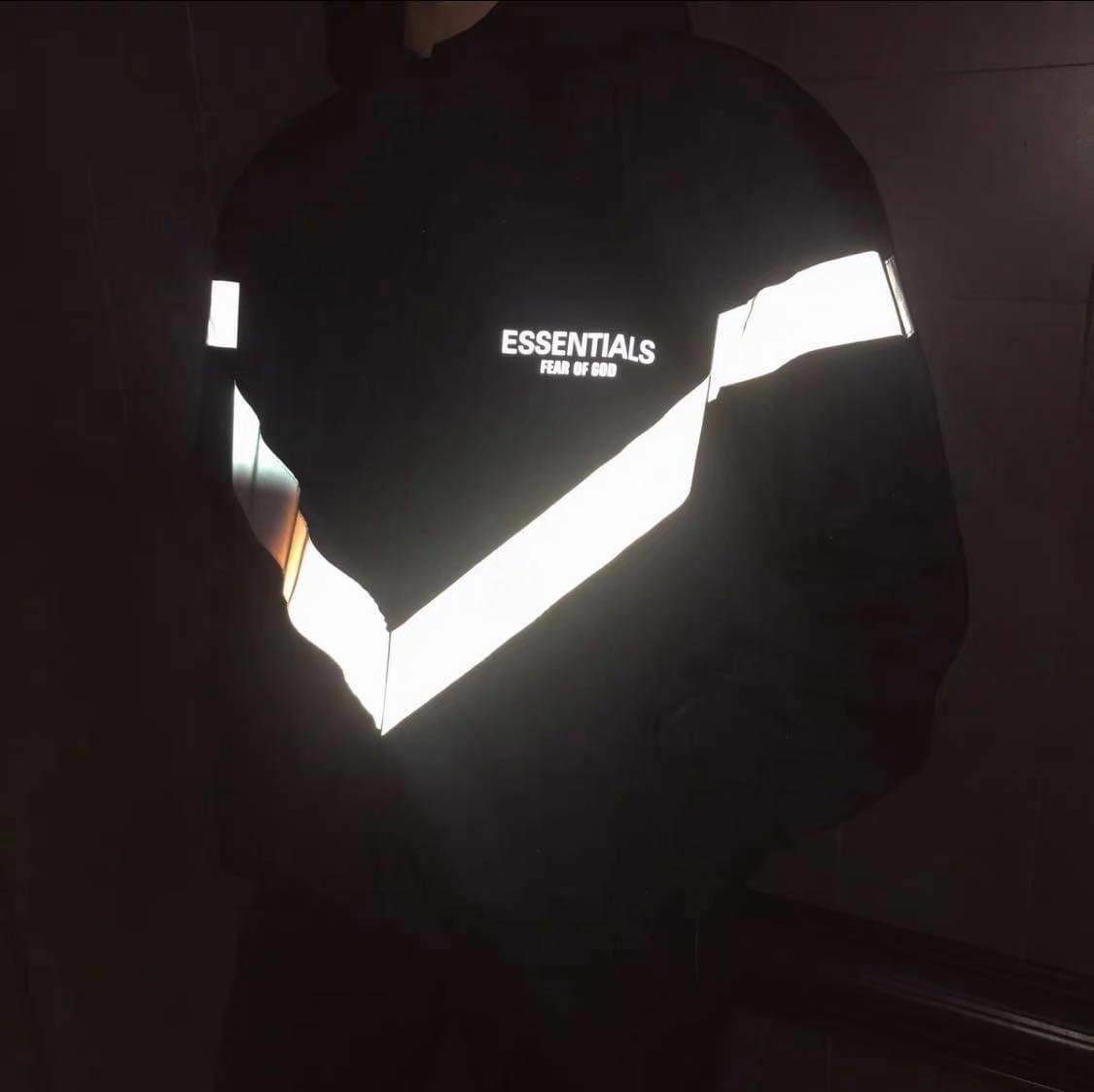 [YoloBoutique] ÁO KHOÁC ESSENTIALS PHẢN QUANG UNISEX (ĐEN)