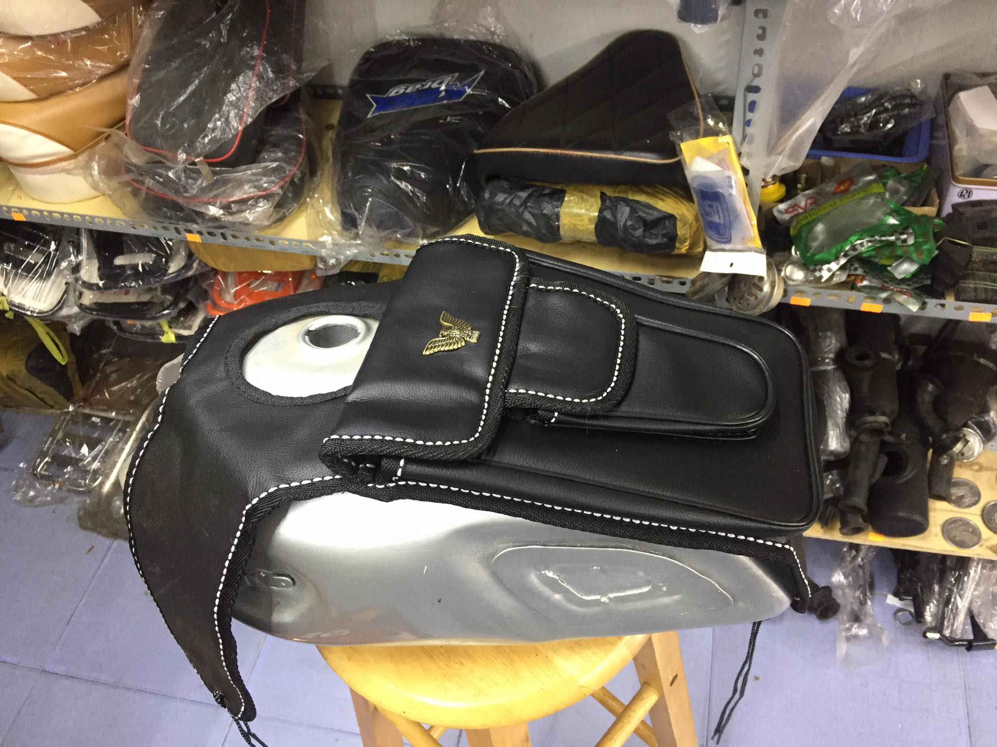 01 Túi đựng đồ treo bình xăng lớn cho xe môtô- win-67 ...