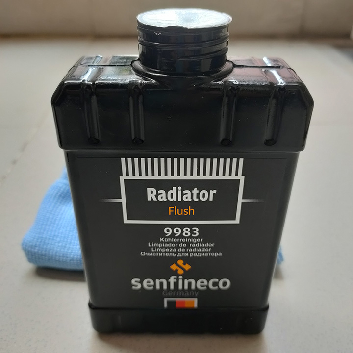 Chai vệ sinh két nước giải nhiệt senfineco 9983, 325ml