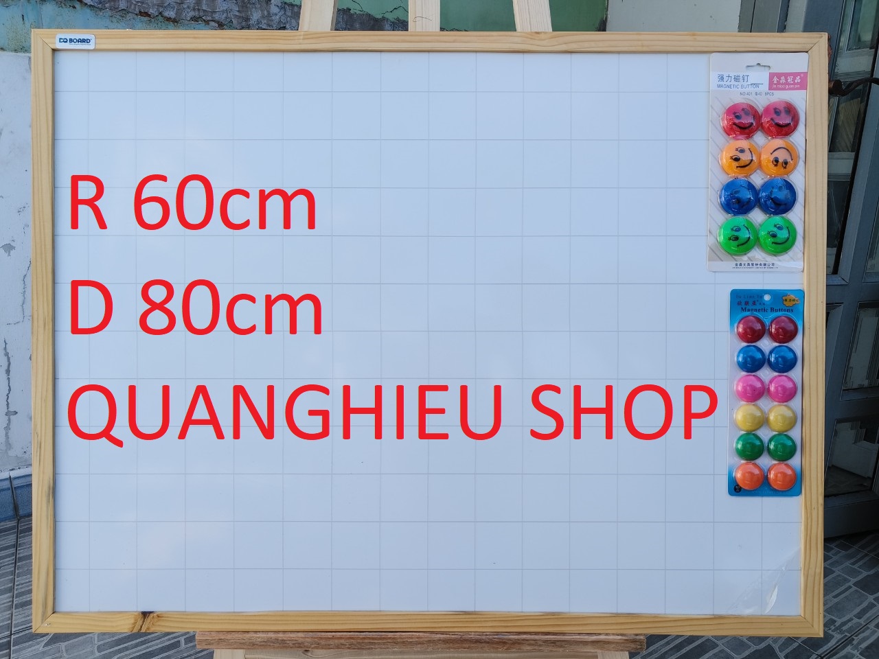 Bảng từ trắng khung gỗ kích thước 60x80cm tặng kèm bút, nam châm, lau bảng